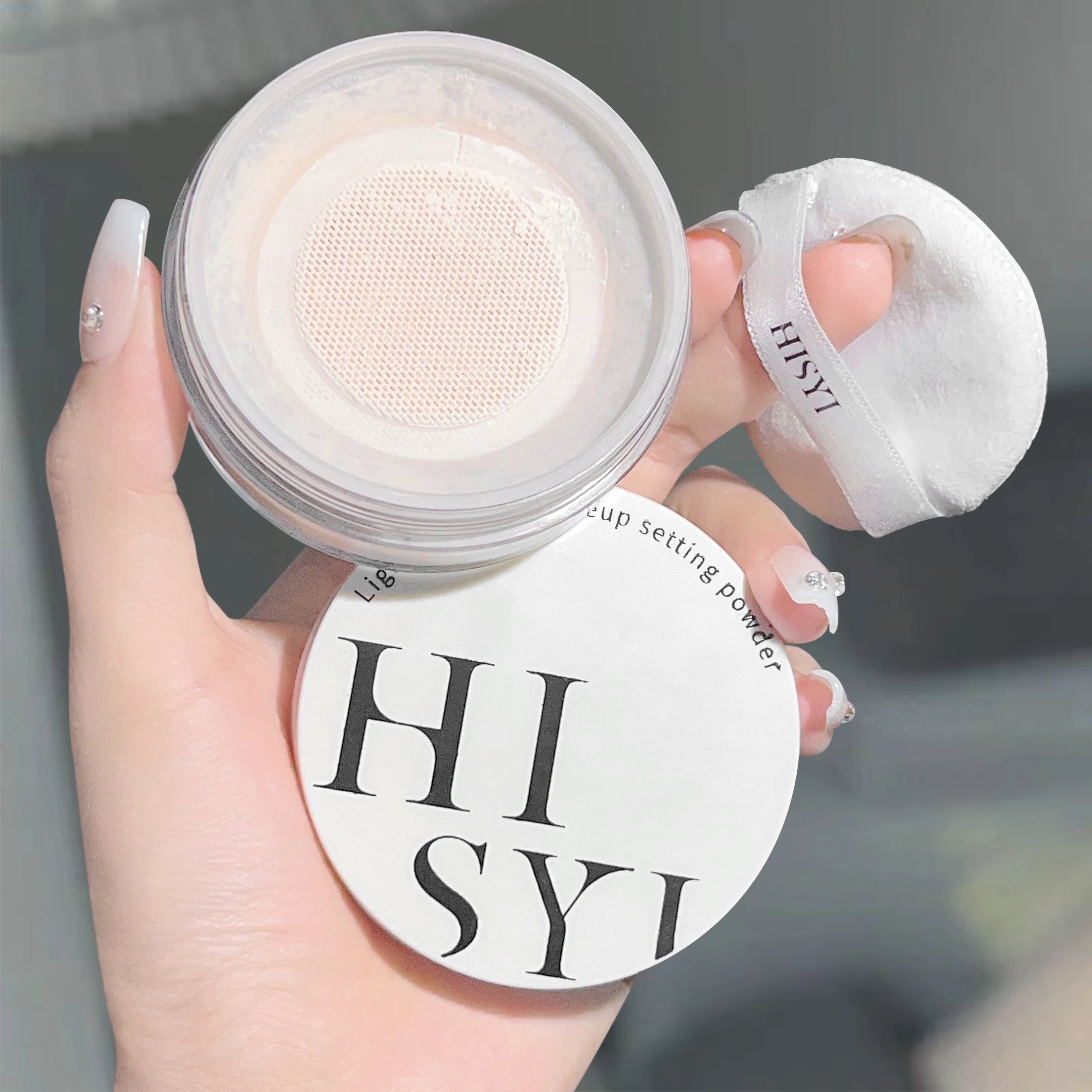 Light, flawless and transparent makeup setting powder,waterproof.